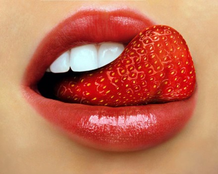 lips-white-teeth-tongue-strawberry